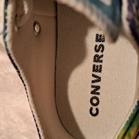 NWOT. Converse Kids Multicolor Tie-Dye Sneakers. Size 2 - Picture 3 of 10